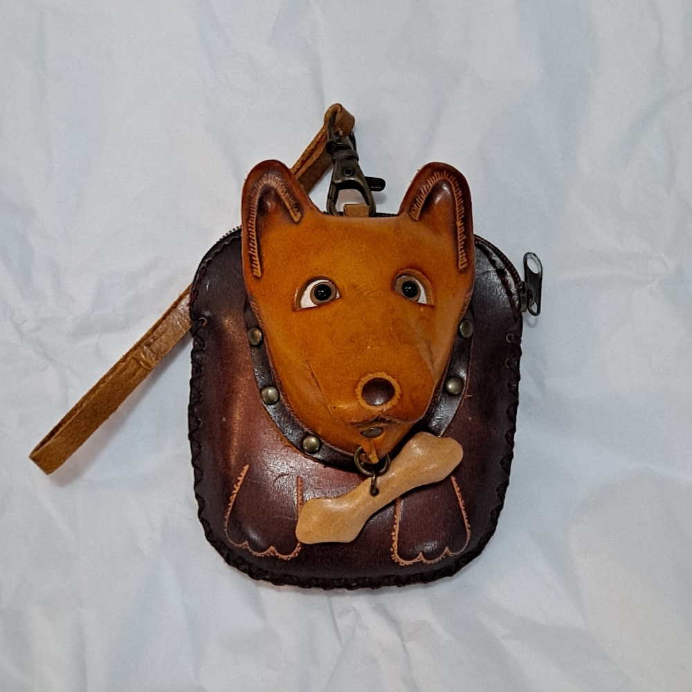 Dog shaped leather hand crafted wristlet coin purse. EUC - Picture 10 of 12
